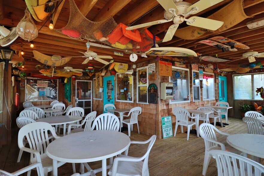 More Photos Of 25202 Island Pines Dr, Waves Restaurant For Sale