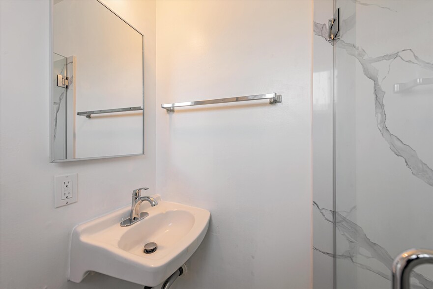 More Photos Of 3404 School St, Oakland Apartments For Sale