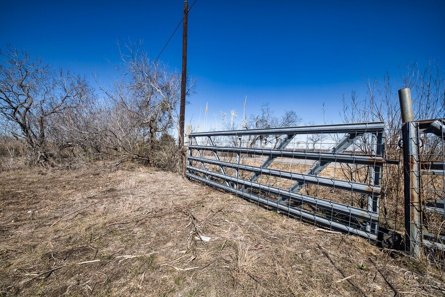 More Photos Of 7317 Old Lockhart Hwy, Buda Land For Sale