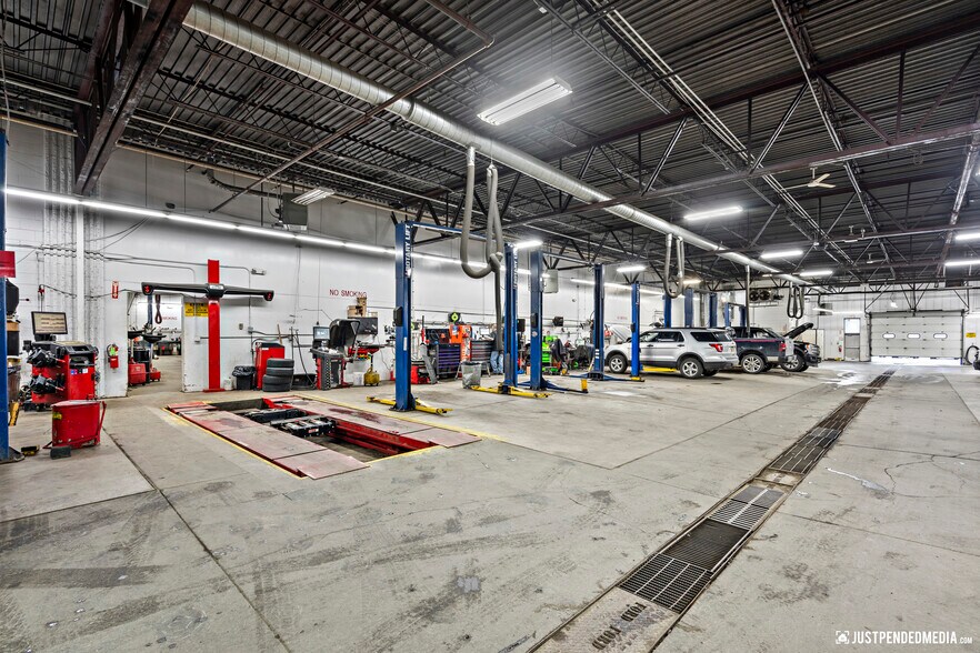 More Photos Of 1950 Gambell St, Anchorage Warehouse For Lease