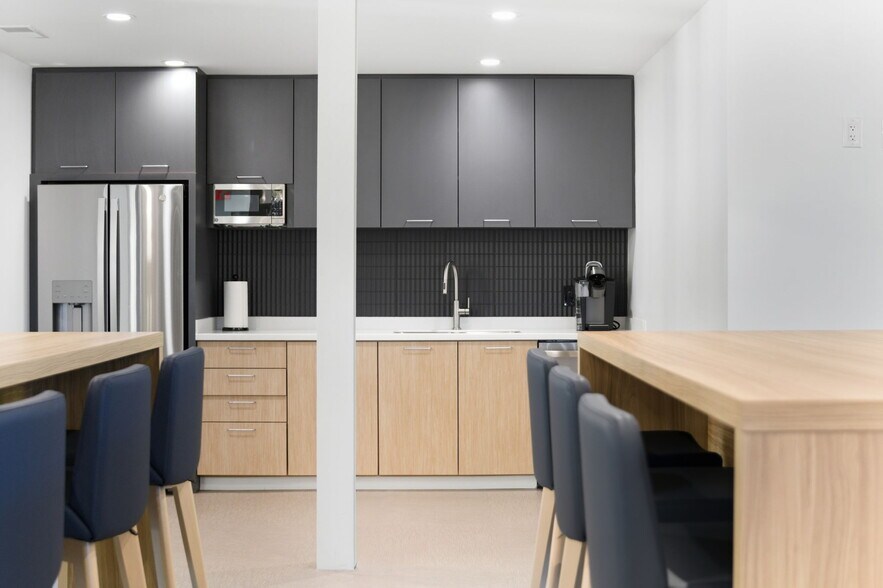 More Photos Of 125 Chenoweth Ln, Louisville Office Residential For Lease