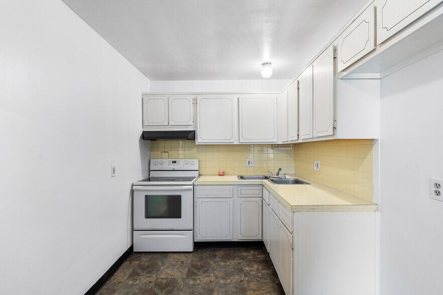 More Photos Of 552 Treeside Dr, Akron Apartments For Sale