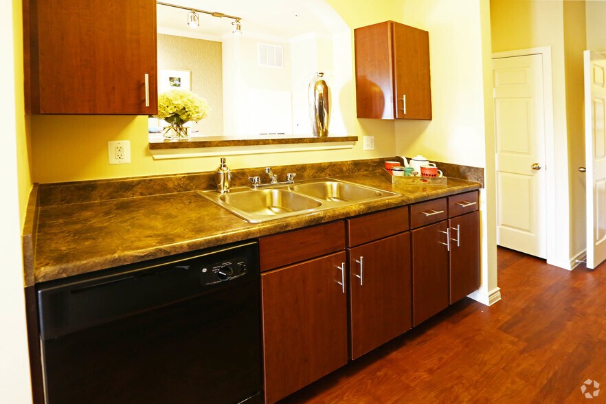 More Photos Of Mooreview Pky @ Loudoun County Pky, Ashburn Unknown For Lease