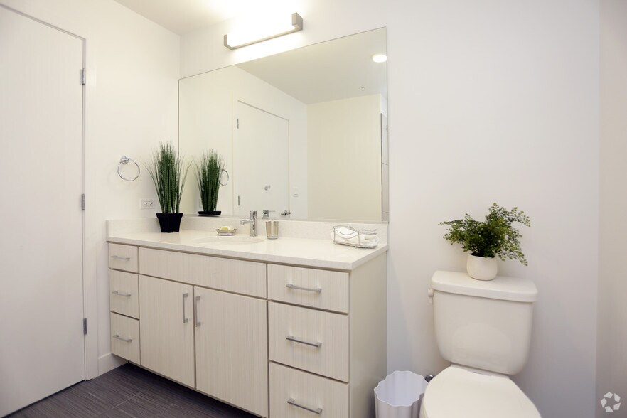 More Photos Of 847 Chicago Ave, Evanston Apartments For Lease