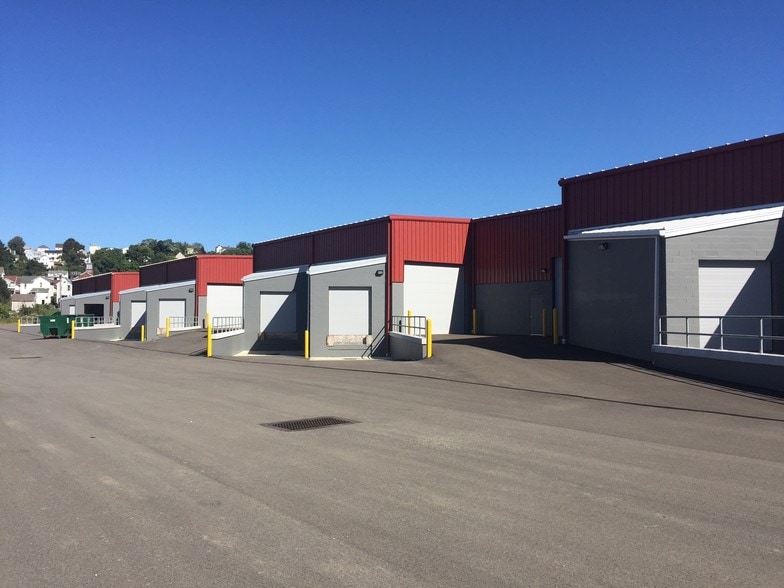 More Photos Of 102 Four Coins Drive Ext, Canonsburg Flex For Lease