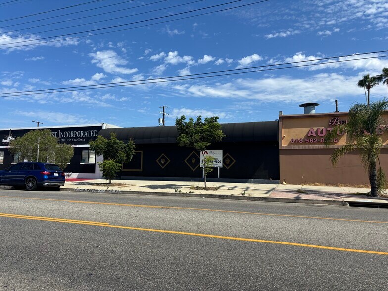 More Photos Of 10843 Burbank Blvd, North Hollywood Office For Sale