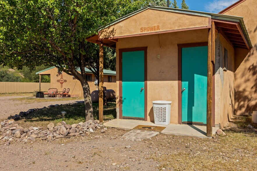 More Photos Of 93 Catwalk, Glenwood Trailer Camper Park For Sale