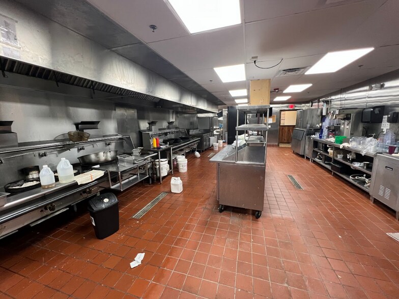 More Photos Of 1505 Manchester Expy, Columbus Restaurant For Lease