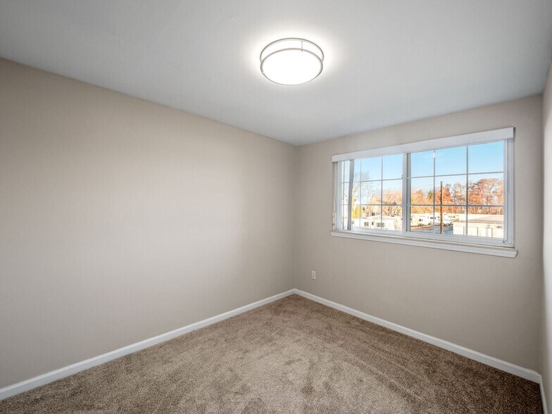 More Photos Of 425 Donovan St, South Lyon Apartments For Sale