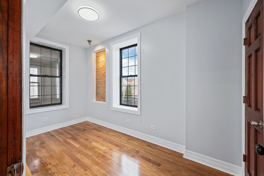 More Photos Of 3100 W 39th Pl, Chicago Multifamily For Sale