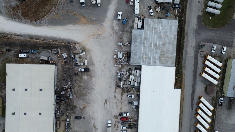 More Photos Of 1230 Industrial Park Rd, Columbia Warehouse For Lease