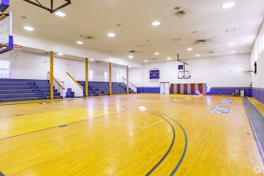 More Photos Of 2605 Ben Hill Rd, East Point Schools For Sale