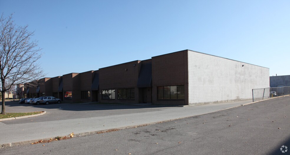 More Photos Of 292 Walker Dr, Brampton Light Distribution For Lease