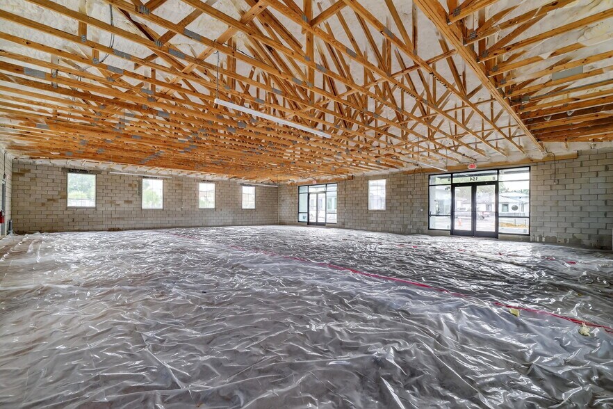 More Photos Of 154 Southern Railway Cir, Oakland Office For Lease