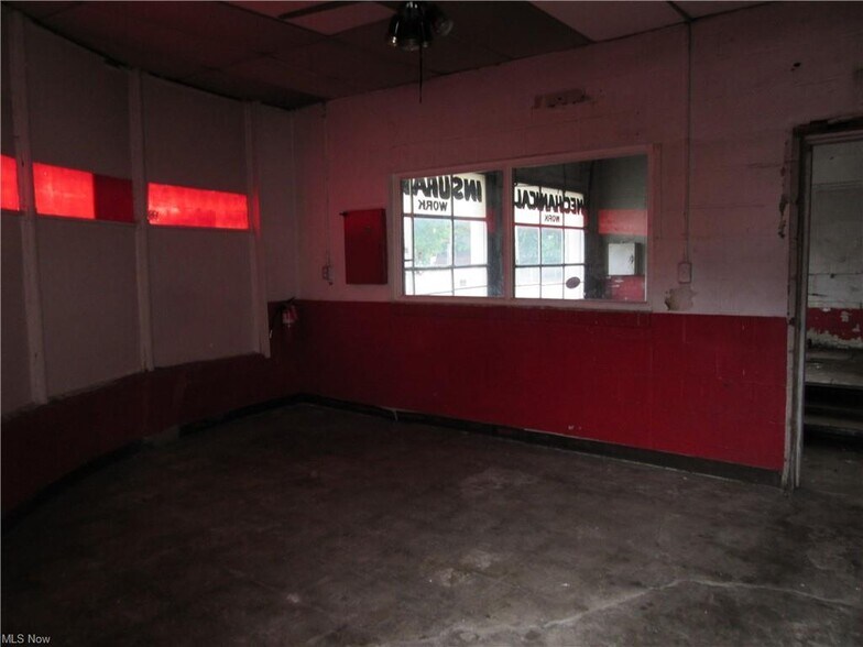 More Photos Of 6101 St Clair Ave, Cleveland Auto Repair For Sale