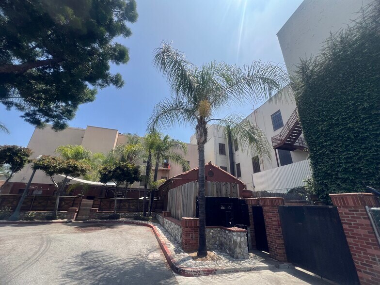 More Photos Of 17 S 1st St, Alhambra General Retail For Sale