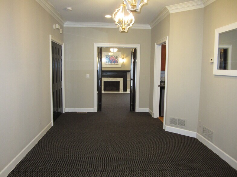 More Photos Of 452 E Paces Ferry Rd NE, Atlanta Office For Sale