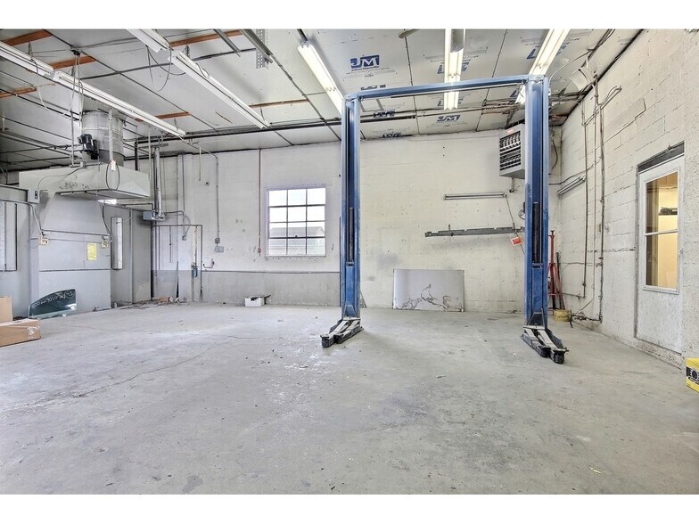 More Photos Of 19560 Burnham Ave, Lynwood Auto Repair For Sale