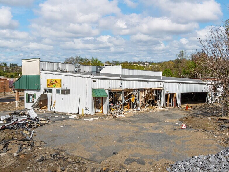 More Photos Of 90 S Tunnel Rd, Asheville Restaurant For Sale