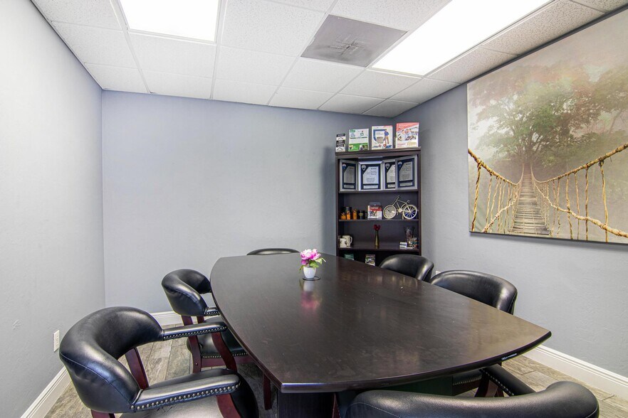 More Photos Of 2326 Del Prado Blvd, Cape Coral Office For Lease