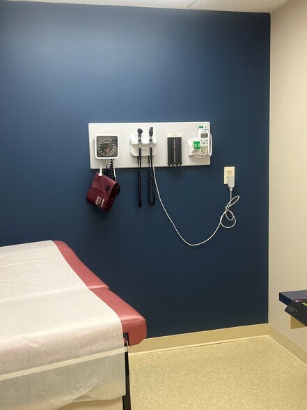 More Photos Of 25 Kilmer Dr, Morganville Medical For Lease