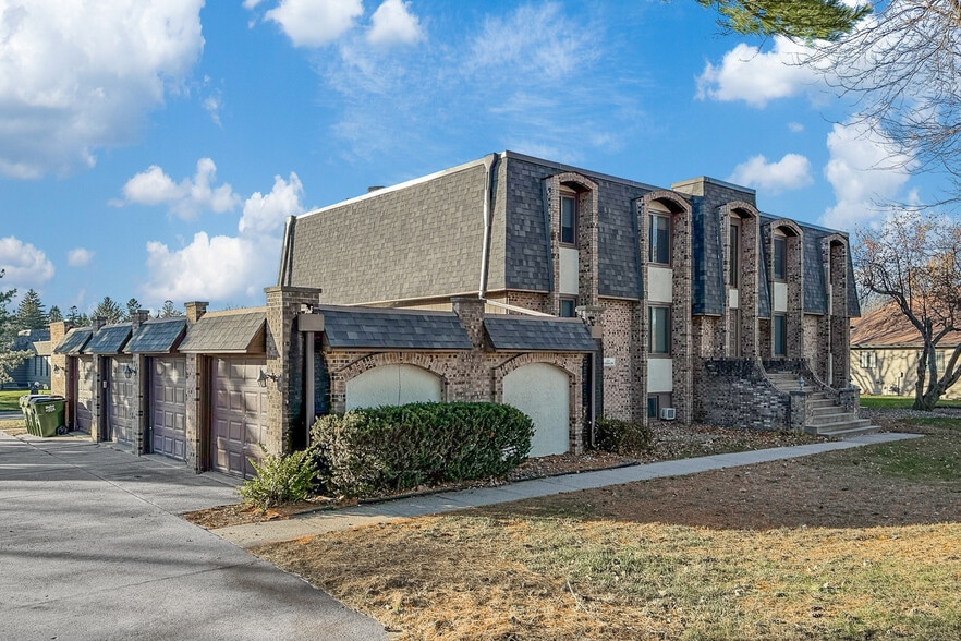 Primary Photo Of 823 Doran Dr, Boone Multifamily For Sale