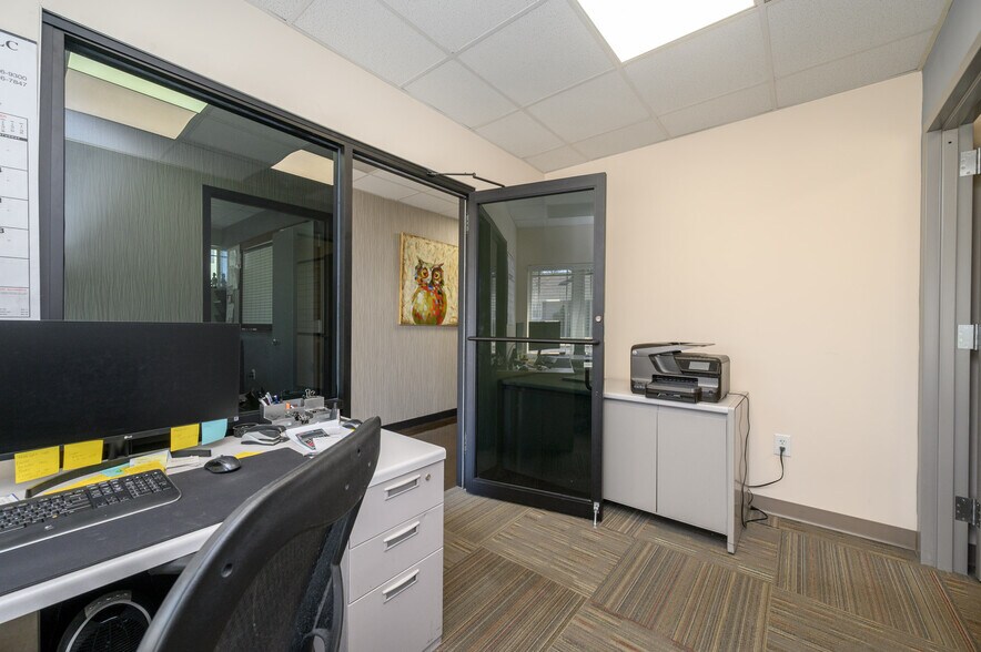 More Photos Of 1400 Union Ave, Union Beach Office For Sale