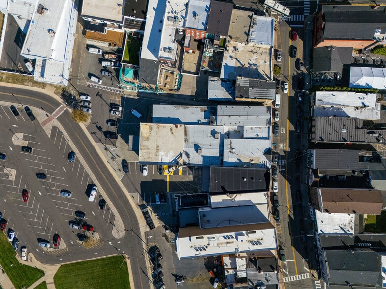More Photos Of 17 W Front St, Keyport General Retail For Lease