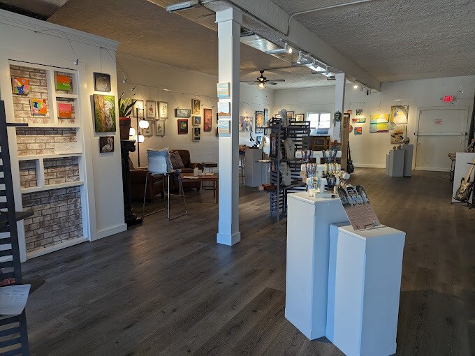 More Photos Of 4746 22nd Ave S, Saint Petersburg General Retail For Lease