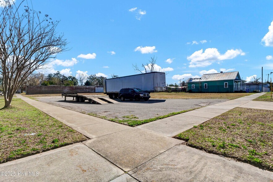 More Photos Of 1102 Chestnut St, Wilmington Land For Sale