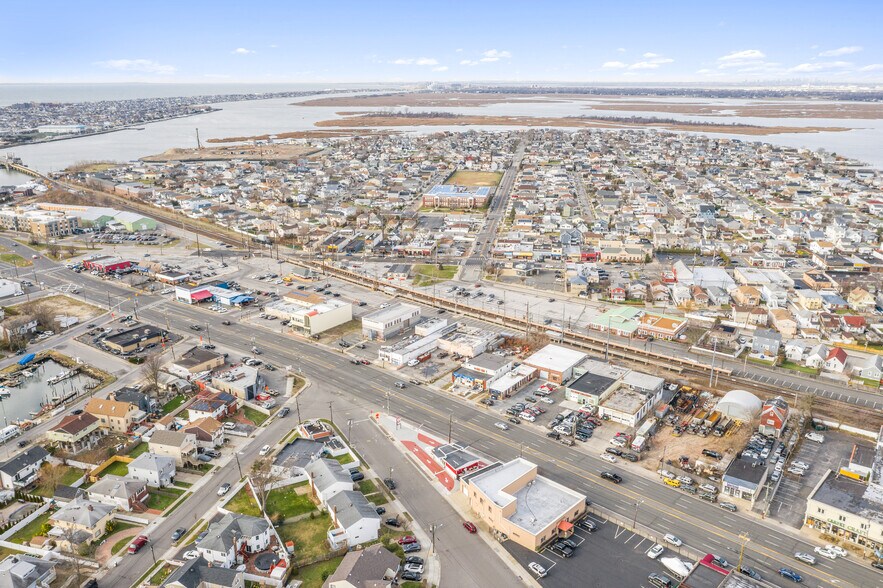 More Photos Of 4451 Austin Blvd, Island Park General Retail For Sale