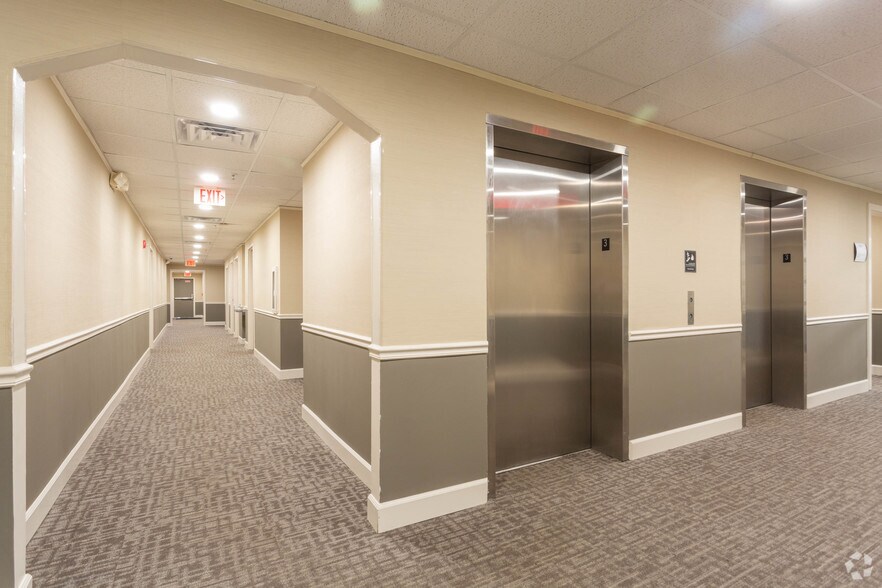 More Photos Of 215 E Bay St, Charleston Office For Lease