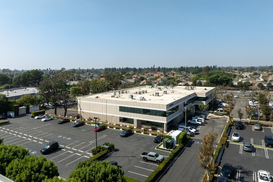 More Photos Of 2492 Walnut Ave, Tustin Flex For Lease