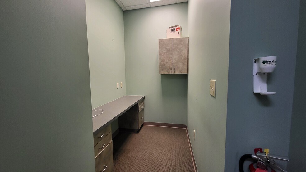 More Photos Of 812 Candy Park Rd, Pembroke Medical For Lease