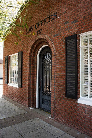 More Photos Of 237 W Main St, Mesa Office For Lease