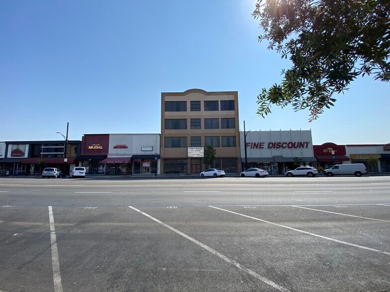 More Photos Of 7000 Pacific Blvd, Huntington Park Office For Sale