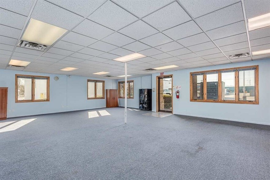 More Photos Of 3461 E North Union Rd, Bay City Office For Lease