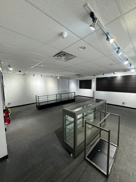 More Photos Of 2262 S Broadway, Denver Storefront For Sale