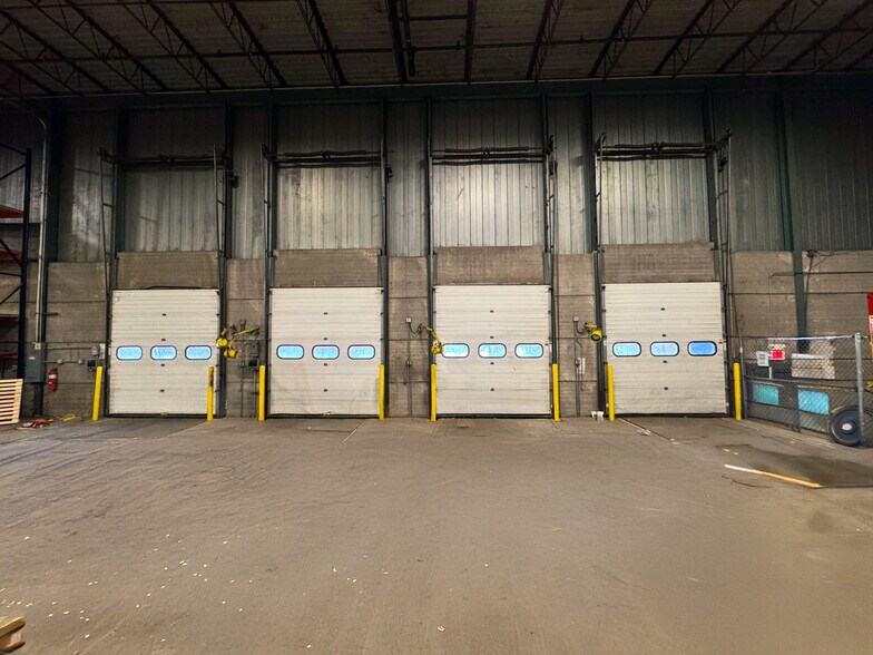 More Photos Of 6970 Schuyler Rd, East Syracuse Warehouse For Lease