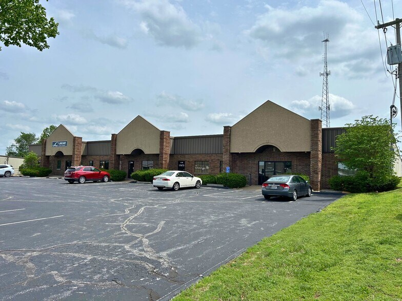 Primary Photo Of 2102-2112 W Vista, Springfield Light Manufacturing For Lease
