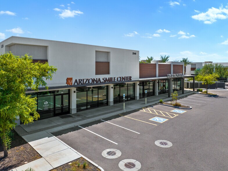 More Photos Of 2540 S San Tan Village Pky, Gilbert Freestanding For Lease