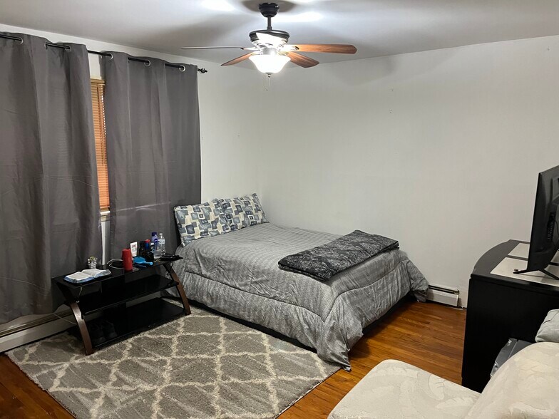 More Photos Of 612 New Jersey Ave, Riverside Apartments For Sale