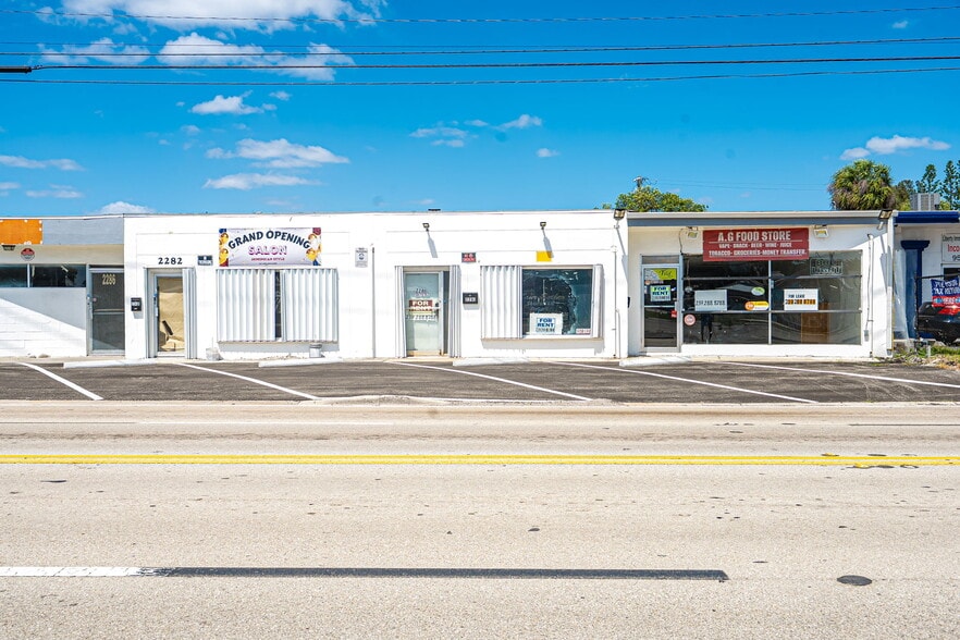 More Photos Of 2280-2290 Fowler St, Fort Myers Freestanding For Sale