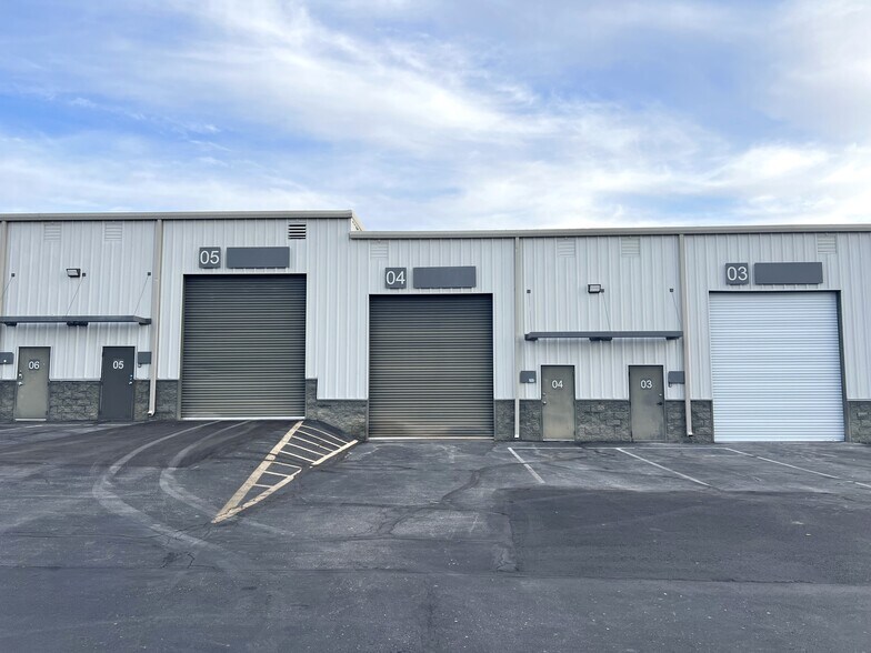 More Photos Of 6325 S Pecos Rd, Las Vegas Warehouse For Lease