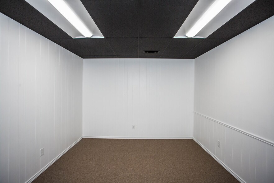 More Photos Of 2811 74th St, Lubbock Office Residential For Sale