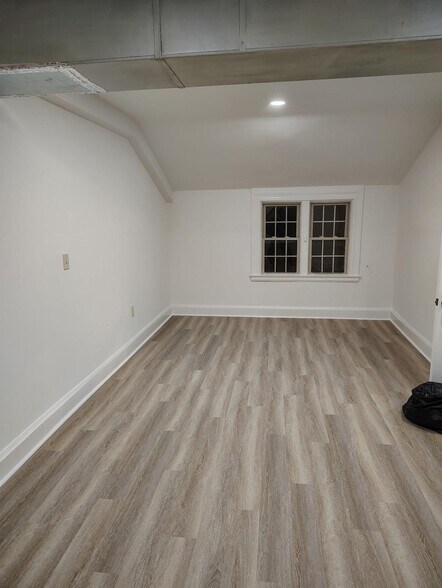 More Photos Of 6901 York Rd, Baltimore Unknown For Lease