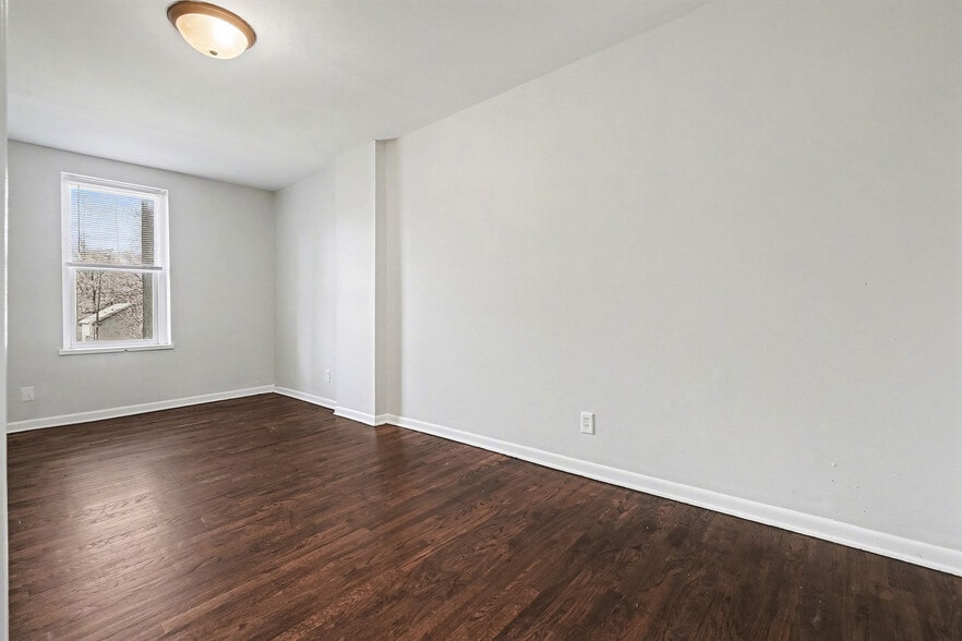 More Photos Of 2416 S 16th St, Omaha Apartments For Sale