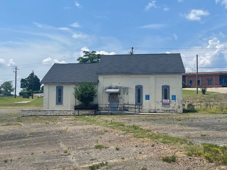 Primary Photo Of 251 Shop Rd, Milledgeville Office For Lease