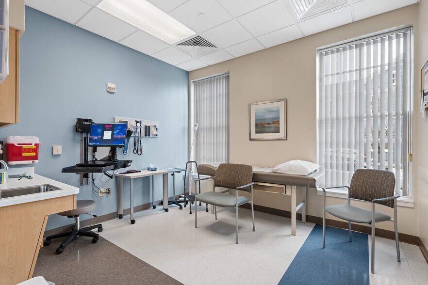 More Photos Of 325 W Broad St, Bethlehem Healthcare For Sale