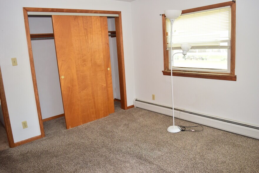 More Photos Of 2013 General Potter Hwy, Centre Hall Showroom For Sale
